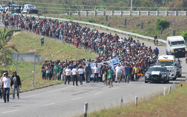 Avanza caravana con m s mujeres y ni os El Sol de M xico